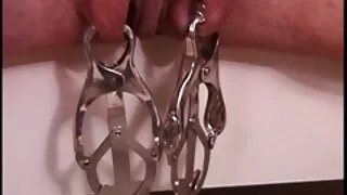 Sperma in pizdulice larga a unei femei pofticioase lasata dupa fete frumoase care se fut bine sex dur