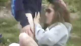 Două prietene mângâie reciproc farmecele limbi imagini cu pizde frumoase