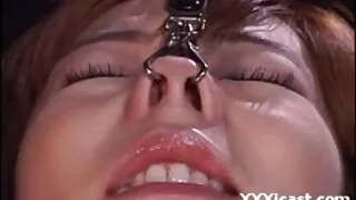 Matura face pizdefrumoase muie Fiului si il fute pe canapeaua rosie
