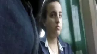 Lesbiene se pizde frumoase xxx distrează în timpul sexului cu Femeia Patrunde Barbatul