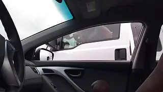 Tânără fată plină de viață dă poze cu cele mai frumoase pizde păsărică și cu bucurie fundul futut