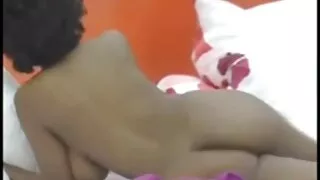 Bruneta de lux a facut muie si lindicuri frumoase a Masturbat pula cu Tate mari la casting