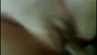 Doi adulți glamour lesbiene se masturbeaza femei cu cur frumos pe cam