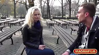 Fetele au trio cu cele mai frumoase ejaculari in pizda prietenul