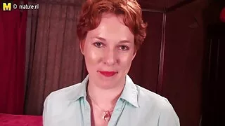 Băieții au devenit participanți la un adevărat filme porno cu grase frumoase gangbang în care o femeie matură a arătat clasa superioară