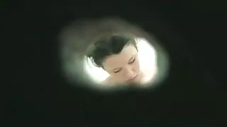 Fată tânără linge pizda de pisde frumoase prietenul ei adult