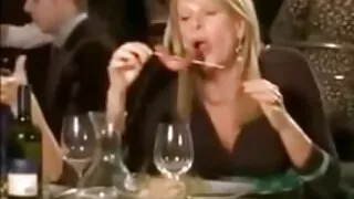 Băiatul s-a rostogolit sex salbatic fată cea mai frumoasa pasarica tânără și futute