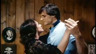 Fata frumoasa sare pe pula proeminenta si futai cu pizde frumoase estetic aduce masculul la orgasm